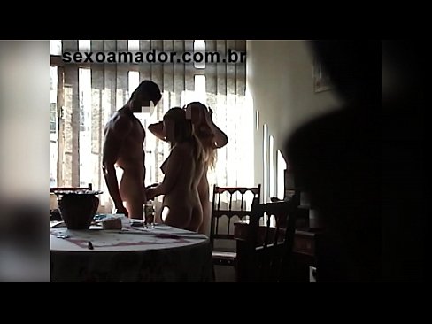 ❤️ Prietenii sexuali invită un bărbat uriaș și o partidă în trei cu el ❤ at porn ro.porno-filmy.ru ❌️❤
