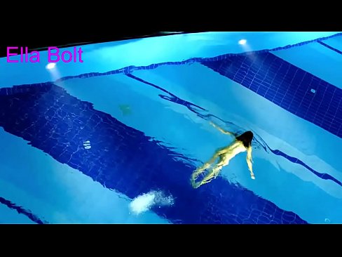 ❤️ Nu mă pot opri din privit, tânără blondă surprinsă înotând goală în piscina stațiunii ELLA BOLT ❤ at porn ro.porno-filmy.ru ❌️❤